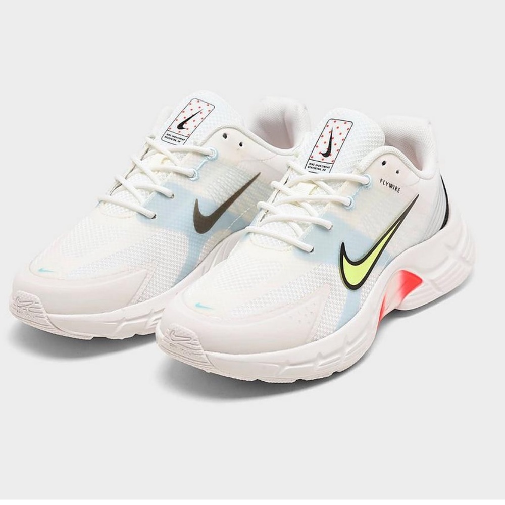 Nike alphina 5000 sneakers